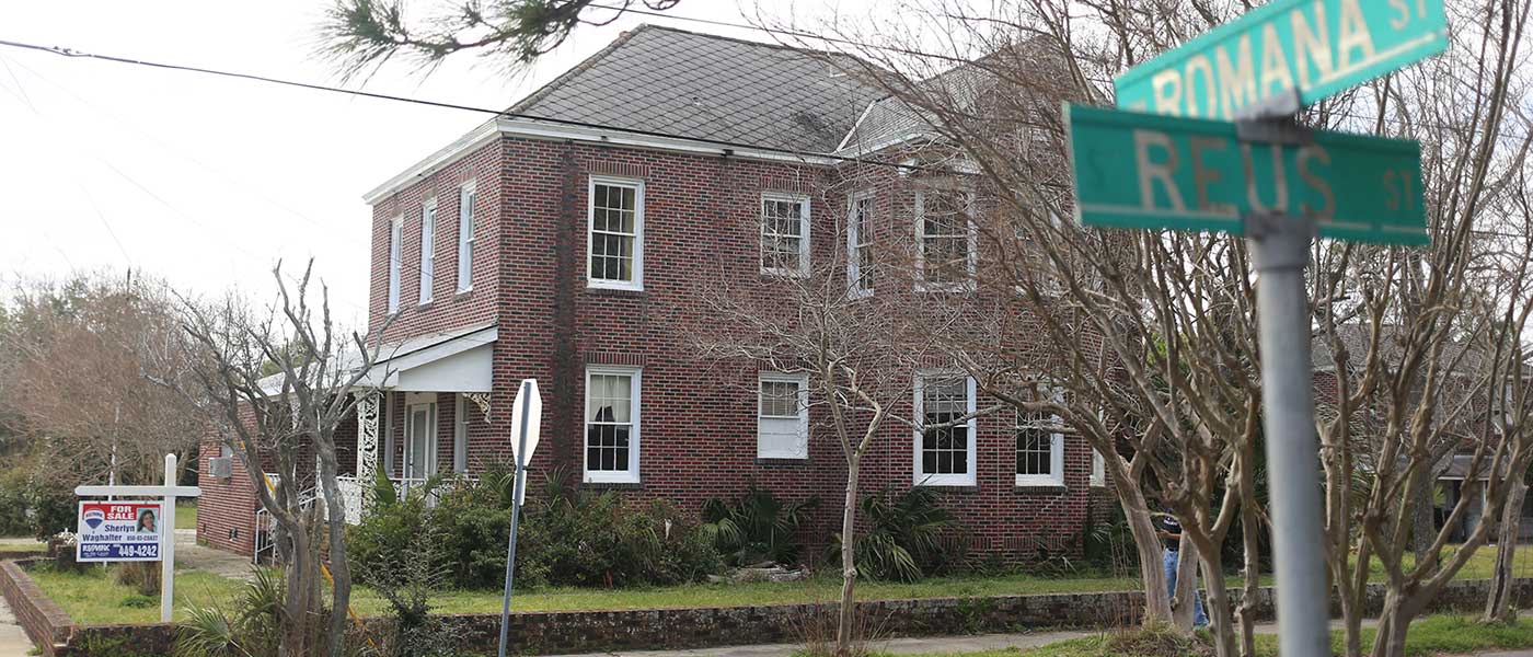 Hayward supports Sunday House demolition; decision delayed