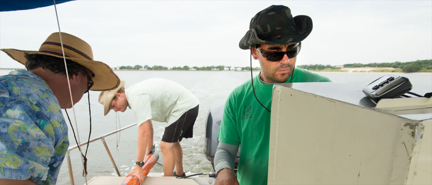 Researchers hunting underwater artifacts from Spanish fleet