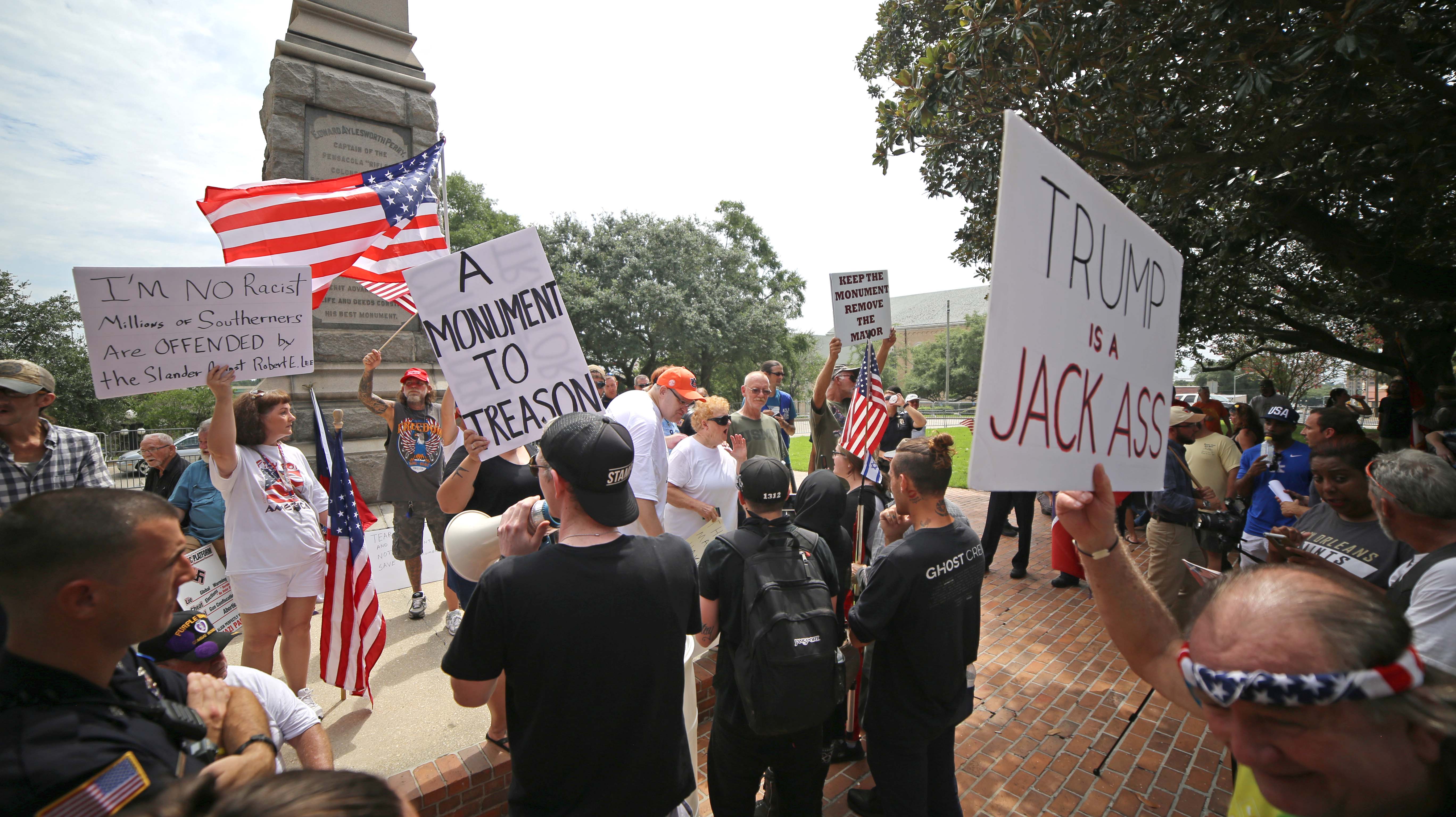 Rally at Confederate monument in downtown Pensacola draws hundreds, one arrested