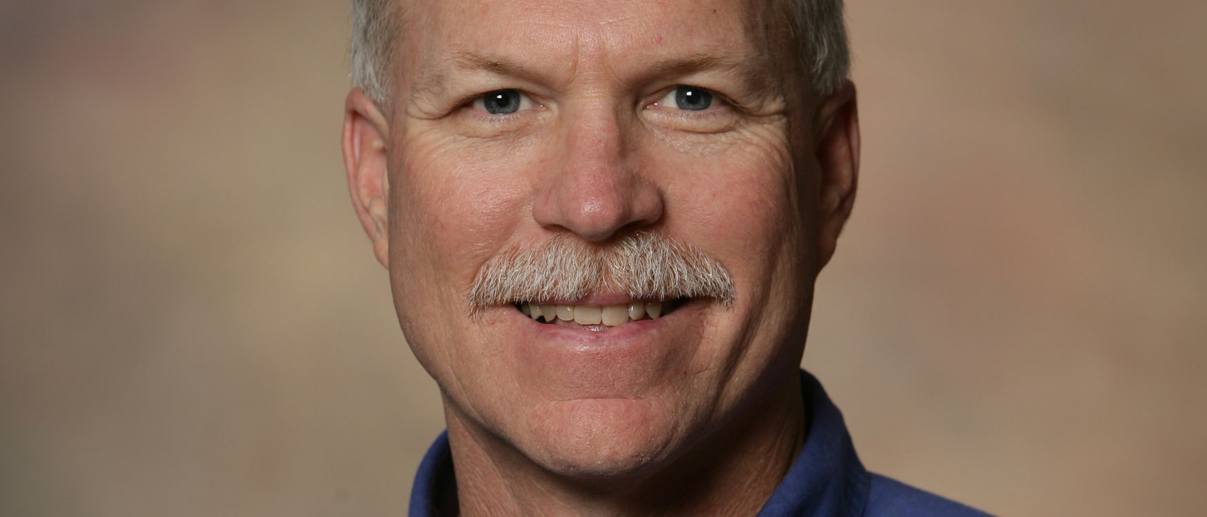 Santa Rosa county administrator to retire