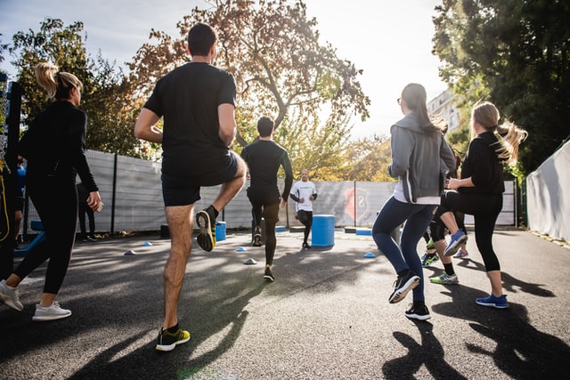 Sherwood Elementary School to Host ‘Heroes with a Heart’ Fun Run kids warm up with adults before running