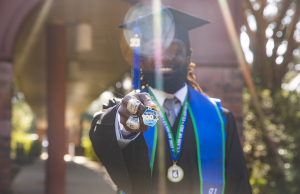 UWF Celebrates 100,000 Alumni