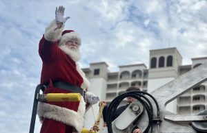 Surfin’ Santa Christmas Parade 2024