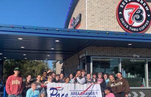 7 Brew Coffee Cuts Ribbon in Pace, Donates $1,500 to Feeding the Gulf Coast.